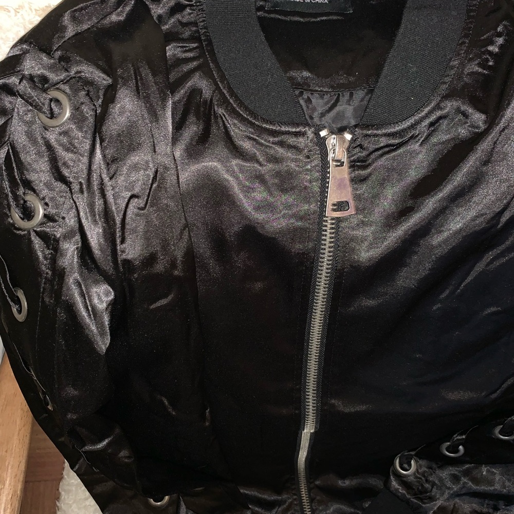 BRAND NEW F21 BLACK SATIN JACKET